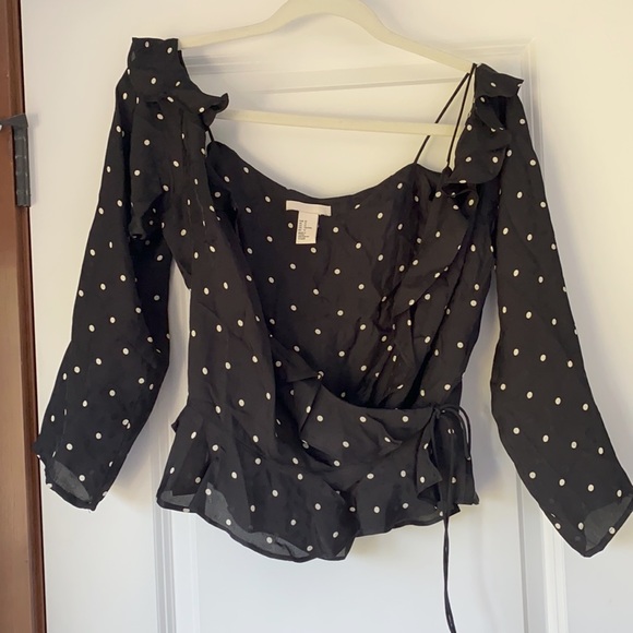 H&M Polka Dot Off The Shoulder Silky Ruffle Blouse/Top. Size US 12. Black/White. - Picture 3 of 11